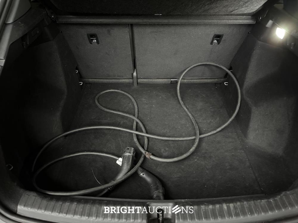 Audi Q4 e-tron 35 Launch edition 55 kWh 170pk 2021 (Origineel-NL+1e eigenaar), N-924-PK