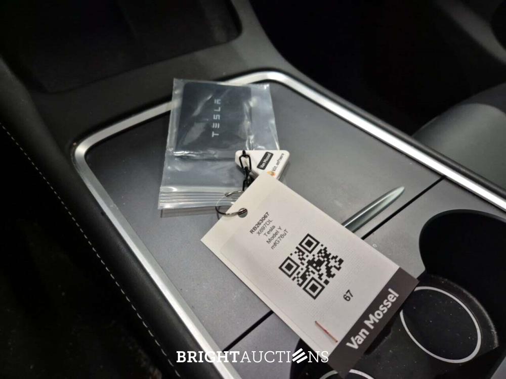 Tesla Model Y RWD 58 kWh 238pk 2023 (Origineel-NL), X-697-DL