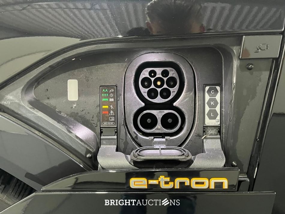 Audi e-tron 55 Advanced edition Quattro 95 kWh 408pk 2022 (Origineel-NL), R-906-VJ