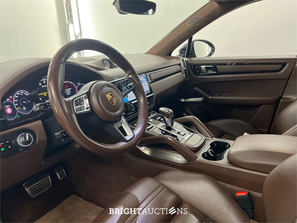 Porsche Cayenne Turbo S Coupé E-Hybrid 4.0 685pk 2020, L-420-LH