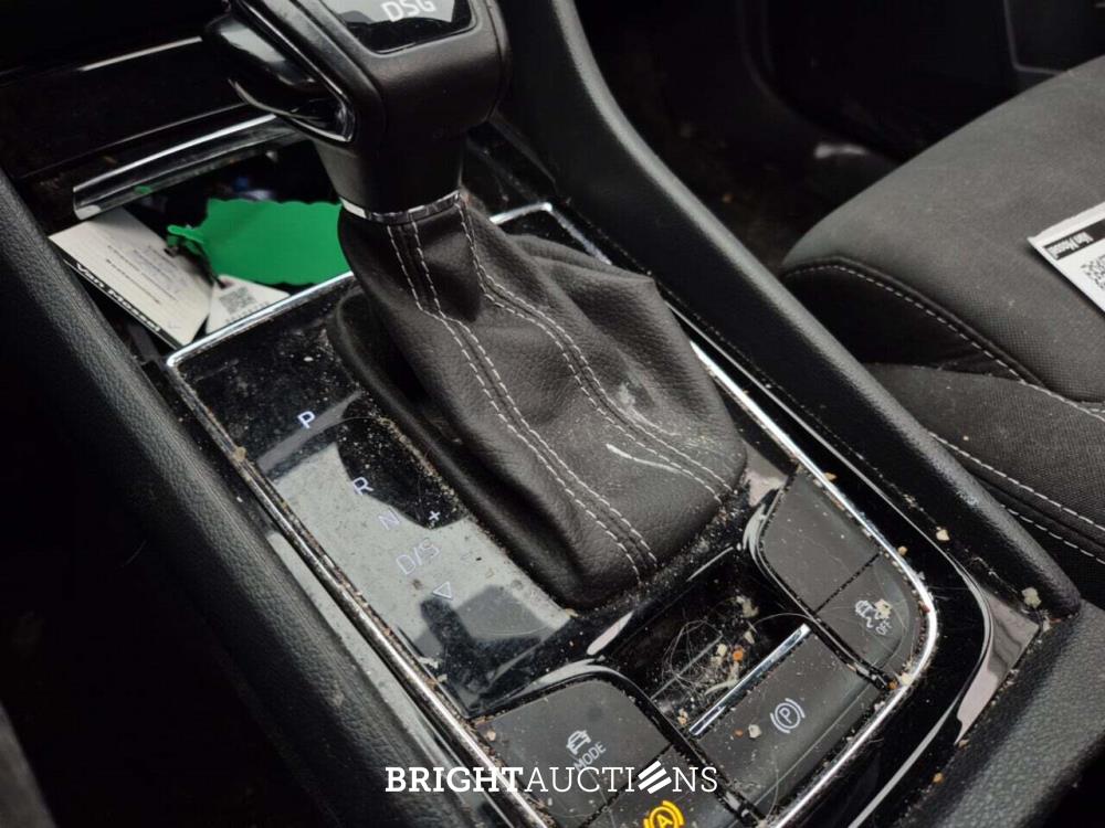 Škoda Karoq Sportline Business 1.5 TSI DSG 150pk 2022, S-582-JL