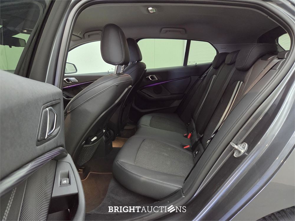 BMW 118i 1-serie Executive Edition 140pk 2019 (Origineel-NL) 1-Serie, G-743-RR