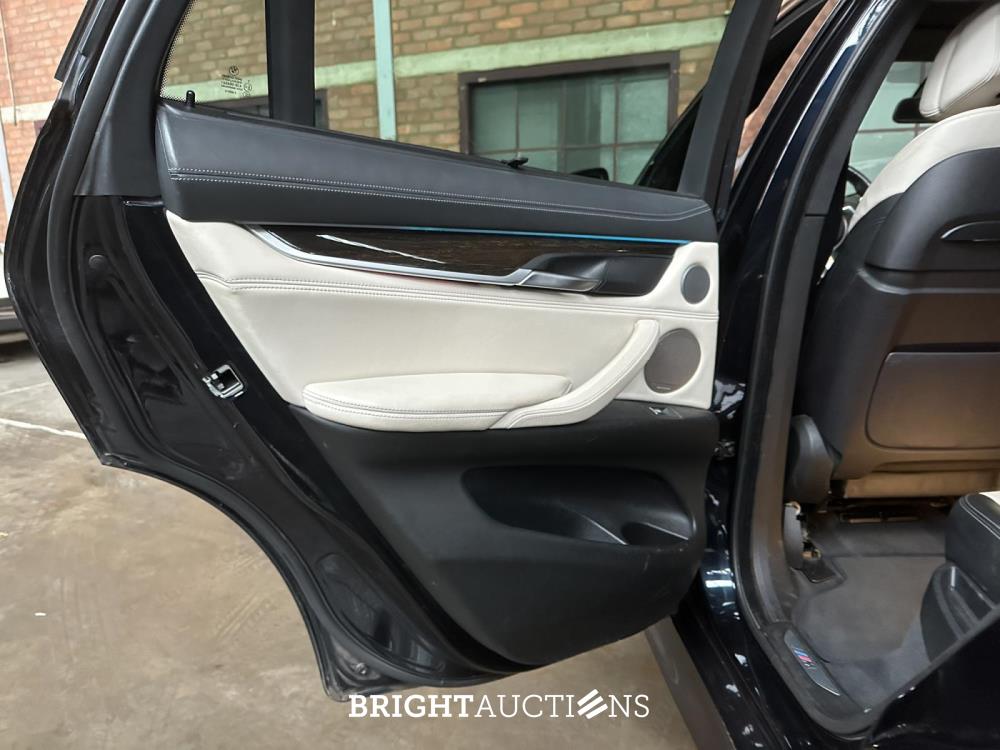 BMW X6 M50d 3.0 M-Sport 381pk 2015 F16 (Origineel-NL), 4-ZTN-33