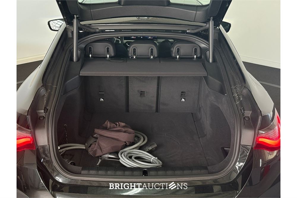 BMW i4 eDrive35 70 kWh 2023 (Origineel-NL), X-963-DD