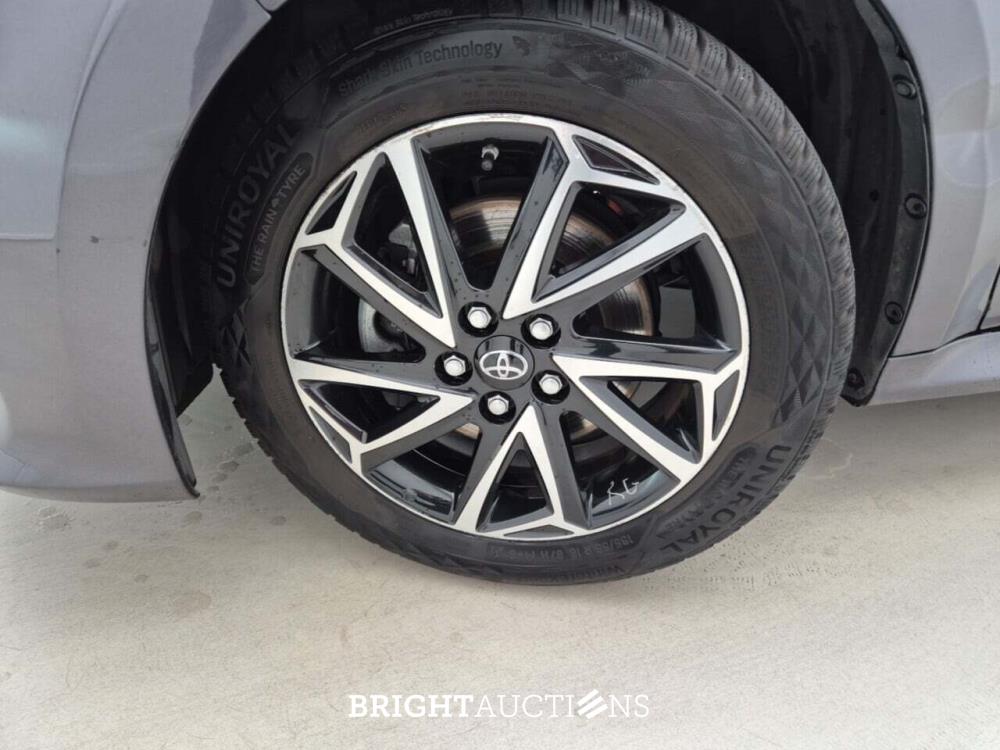 Toyota Yaris Vvt-I HYBRID Lounge 1.5 92pk 2021