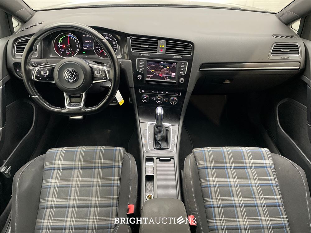 Volkswagen Golf GTE Connected Series 1.4 TSI 150pk 2016 (Origineel-NL), ND-080-S