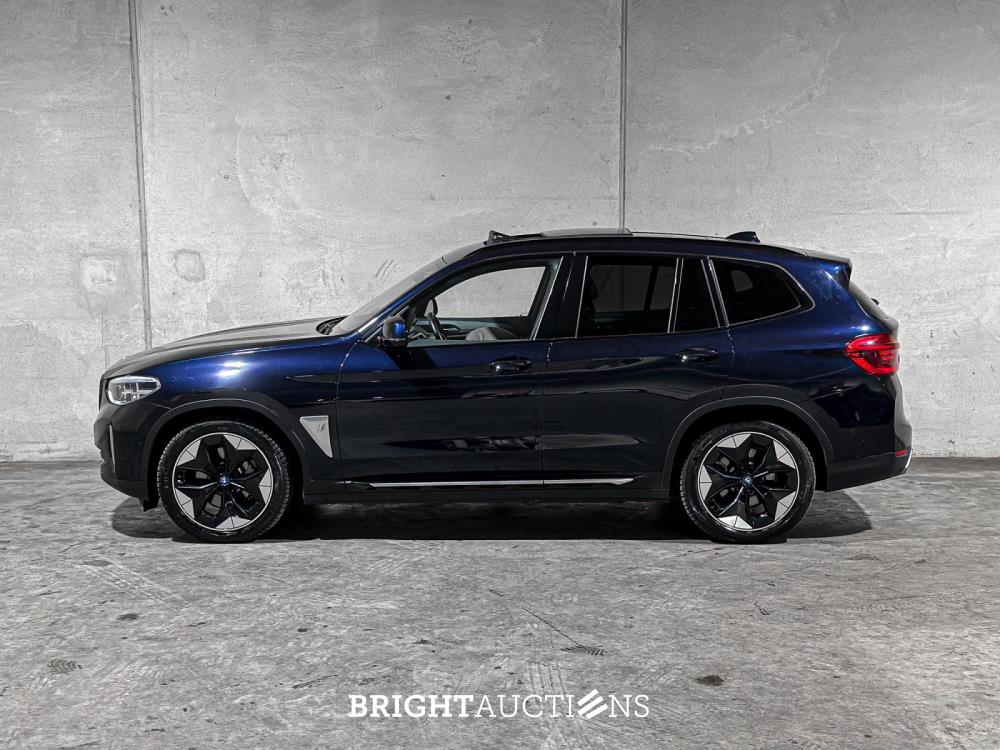 BMW iX3 High Executive 80 kWh 286pk 2021 G08 (Origineel-NL + 1e Eigenaar), N-444-RG