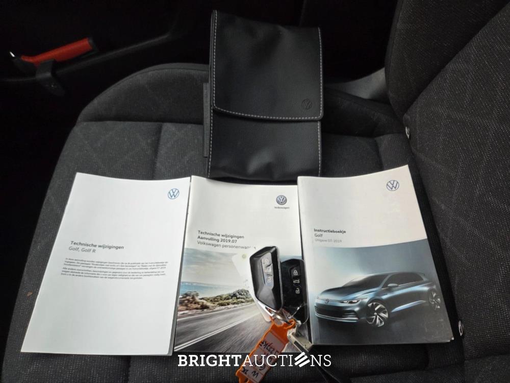 Volkswagen Golf Life 1.5 TSI 131pk 2020 (Origineel-NL), J-437-KF