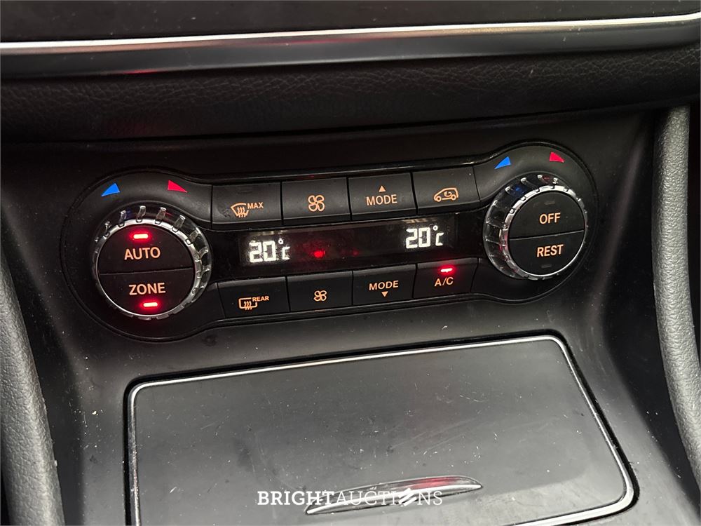 Mercedes-Benz GLA200 Premium Plus 157pk 2018 (Origineel-NL) GLA-Klasse, TS-806-X
