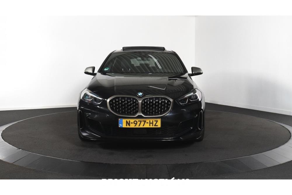 BMW M135 i Business Edition xDrive 306pk 2021 (Origineel-NL) 1-Serie, N-977-HZ