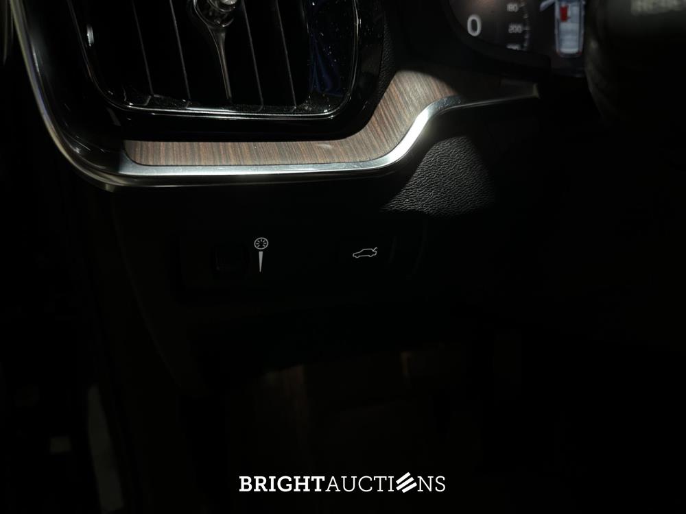 Volvo V60 Cross country Soft Hybride 2.0 B5 AWD pro 261pk 2020 (Origineel-NL), J-188-VT