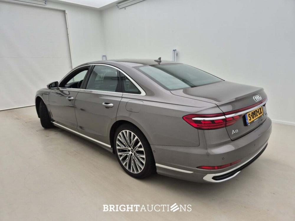 Audi A8 60 E TFSI Quattro 476pk 2023 (Origineel-NL), S-092-LX