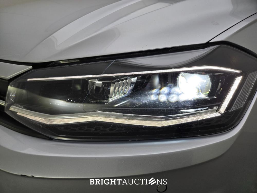 Volkswagen Polo Highline Business R 1.0 TSI 110pk 2021, T-090-FZ