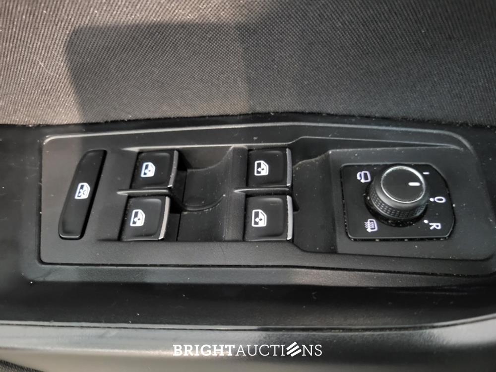 Volkswagen T-Roc Business 1.5 TSI 150pk 2021 (Origineel-NL), L-253-HG