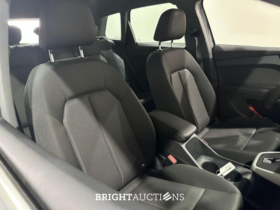 Audi Q4 35 Launch Edition 55 kWh 170pk 2021 (Origineel-NL), N-506-XJ