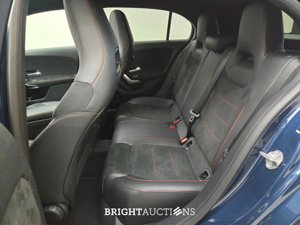 Mercedes-Benz A 180 Business Solution AMG 136pk 2020 (Origineel-NL) A-klasse, H-152-HP