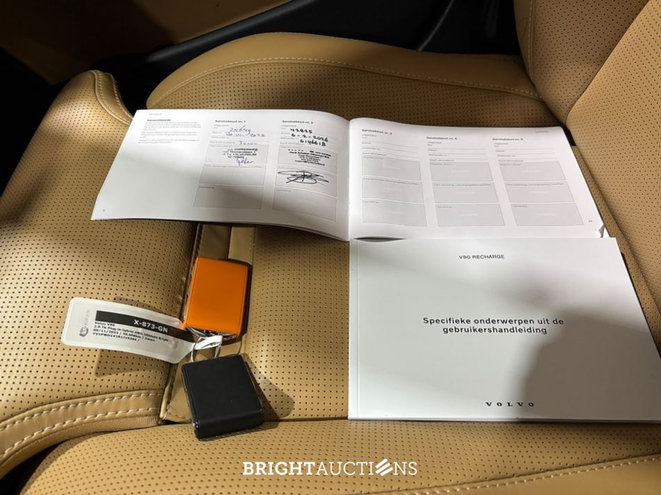 Volvo V90 T6 Plug-in Hybrid Ultimate Bright 2.0 AWD 398pk 2023 (Origineel-NL), X-873-GN