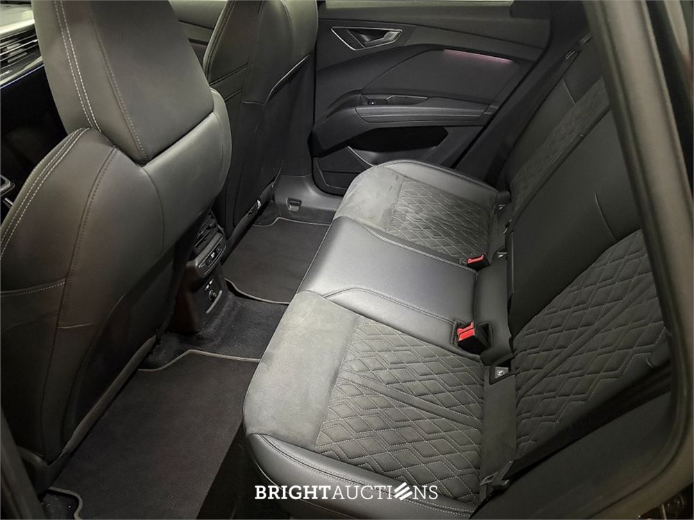 Audi Q4 50 Launch edition S Competition Quattro 77 kWh 2021 (Origineel-NL), N-031-PL