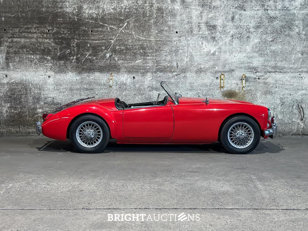 MG MGA Cabriolet 1957, BX-81-86