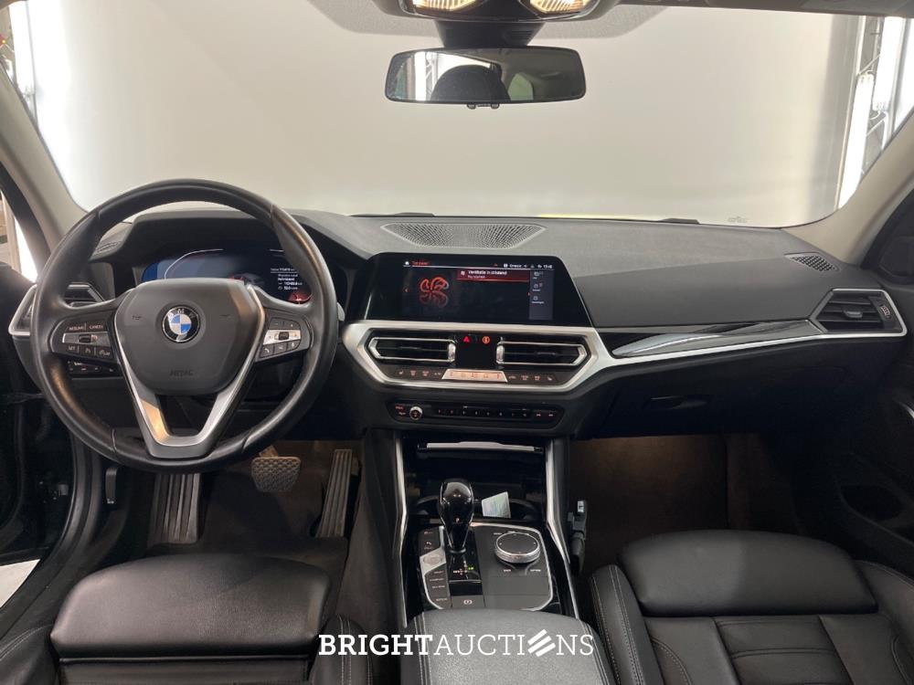 BMW 318i 3-serie Touring Business Edition Plus 156pk 2022 (Origineel-NL) 3-Serie, P-820-VB