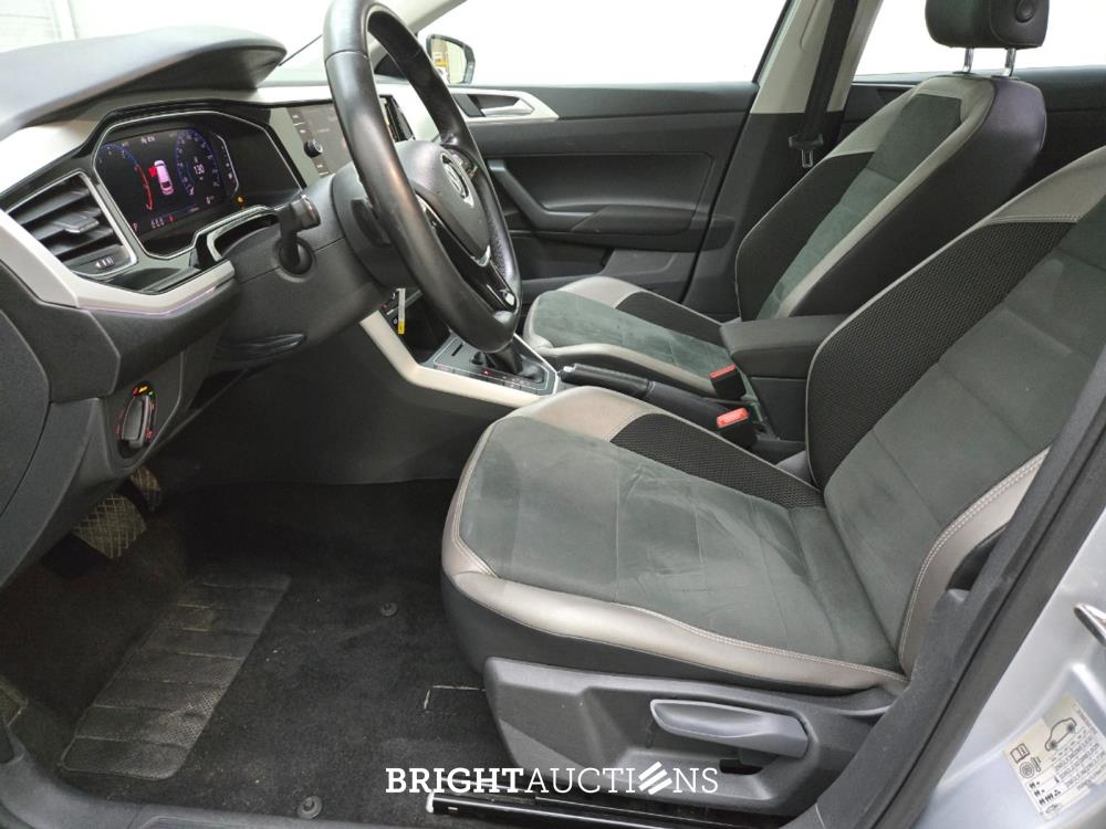 Volkswagen Polo Highline Business R 1.0 TSI 110pk 2021, T-090-FZ