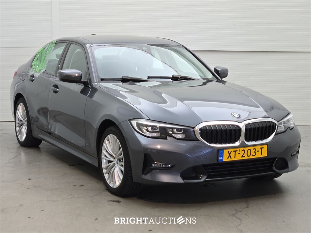 BMW 320i 3-serie Executive Edition 184pk 2019 (Origineel-NL) 3-Serie, XT-203-T