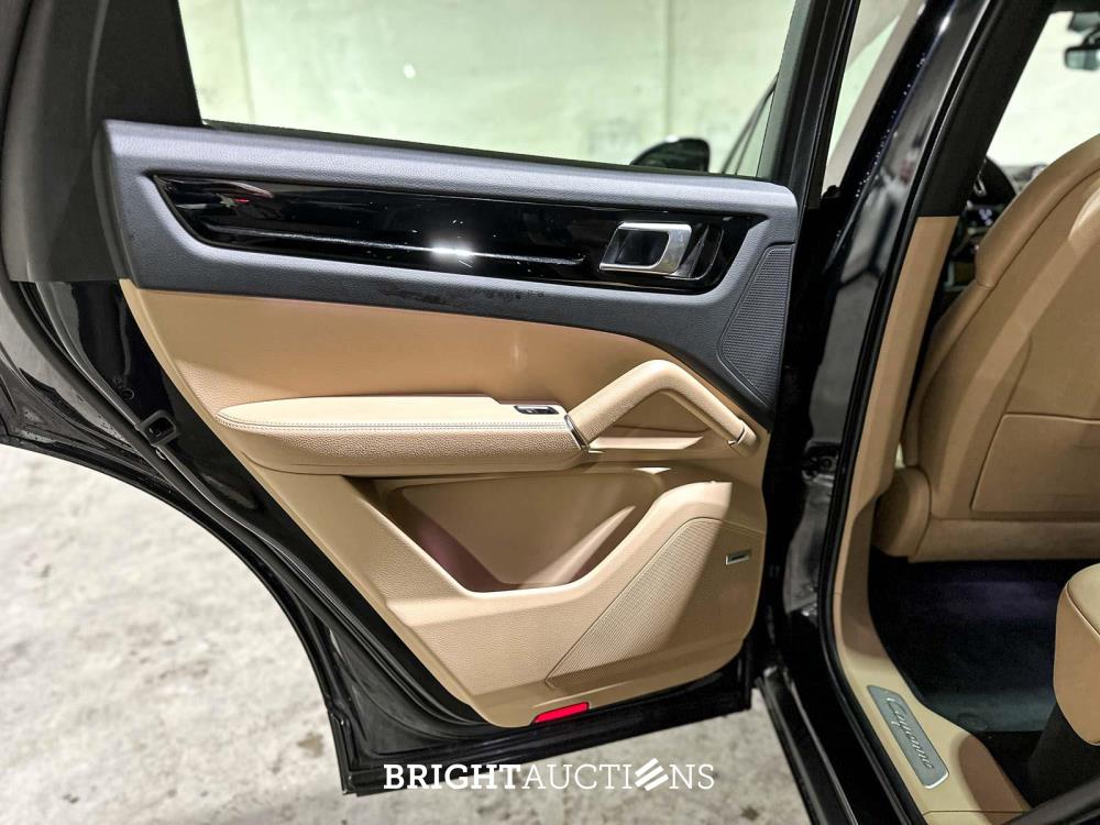 Porsche Cayenne Coupé 3.0 V6 E-Hybrid 462pk 2021 (Origineel-NL + 1e eigenaar), K-327-PV