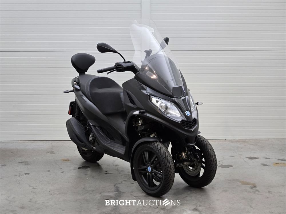 Piaggio Scooter 300 MP3 HPE 26pk 2023, T-785-KS
