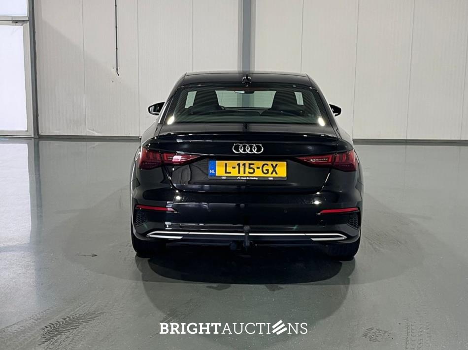 Audi A3 Limousine 30 Business edition TFSI 110pk 2021 (Origineel-NL), L-115-GX