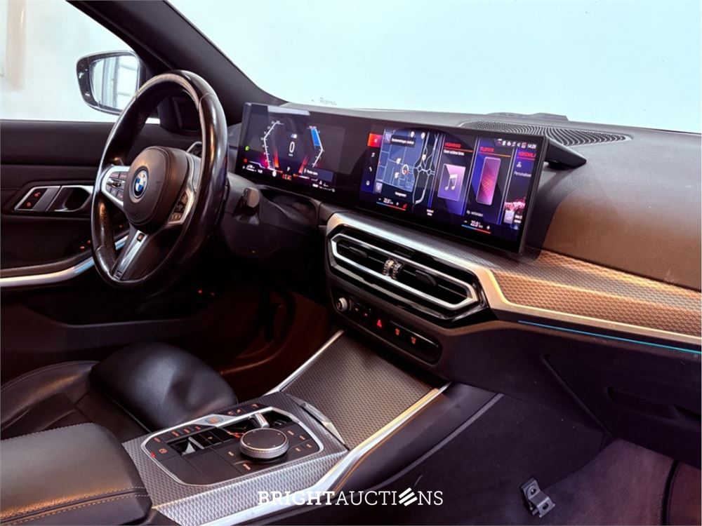 BMW 320e Touring M Sport 272pk 2022 (Origineel-NL) 3-Serie, R-267-NT