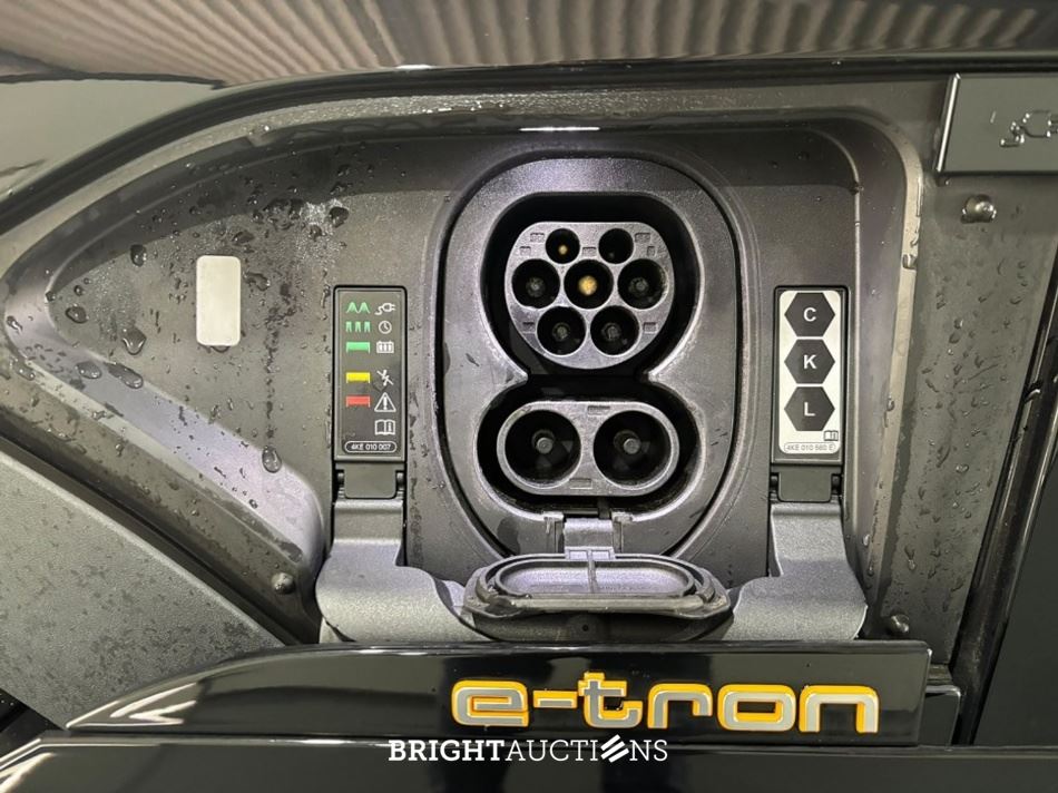 Audi e-tron 55 edition Quattro 95 kWh 408pk 2022 (Origineel-NL), R-329-SF