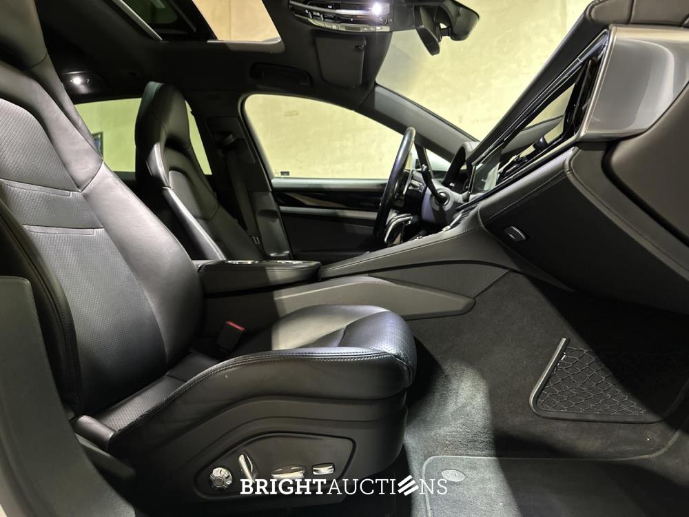 Porsche Panamera Sport Turismo  4 E-Hybrid 2.9 V6 462pk 2018, L-703-KR