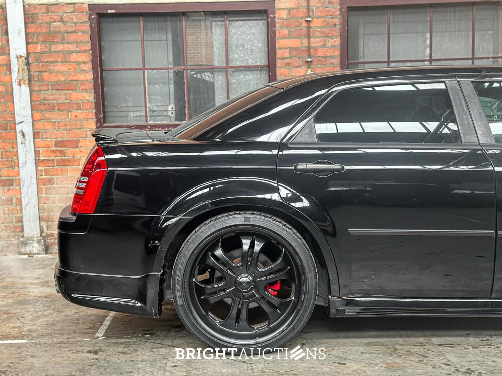 Chrysler 300C HEMI 5.7 V8 340PK 2005 