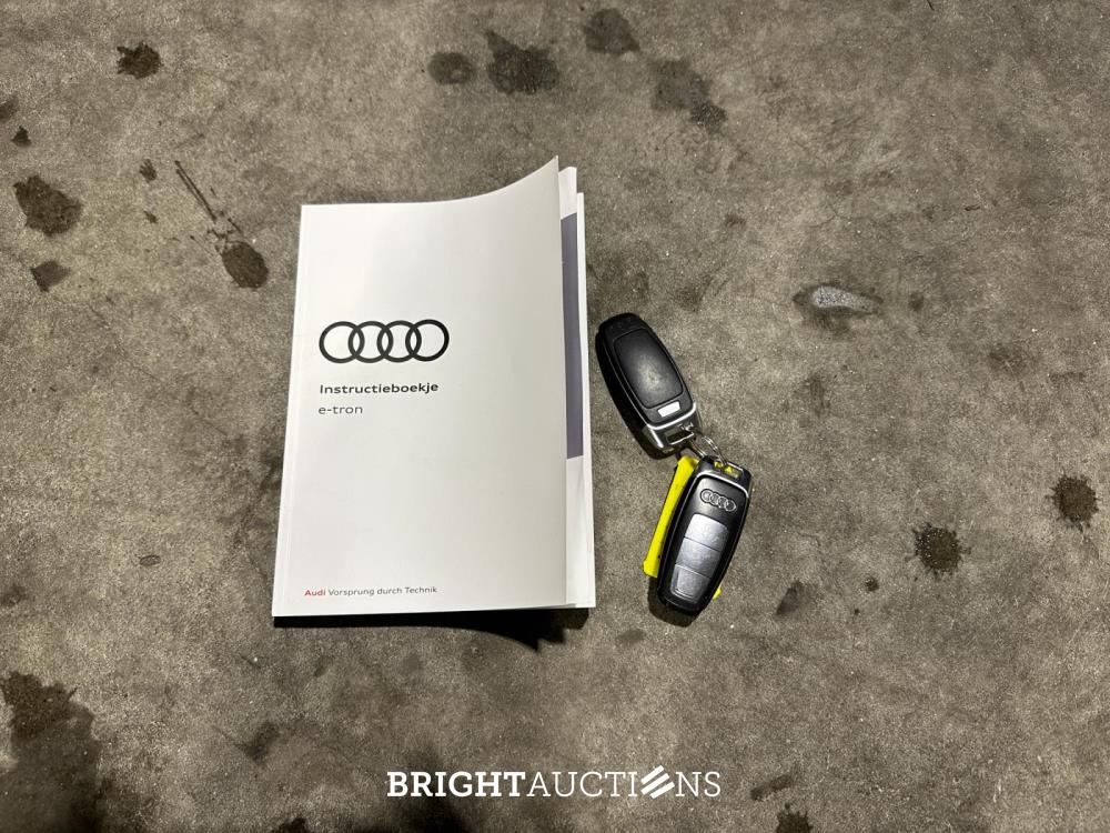 Audi e-tron Sportback 55 Quattro Business Edition 95 kWh 408pk 2020 (Origineel-NL + 1e Eigenaar), K-592-GL