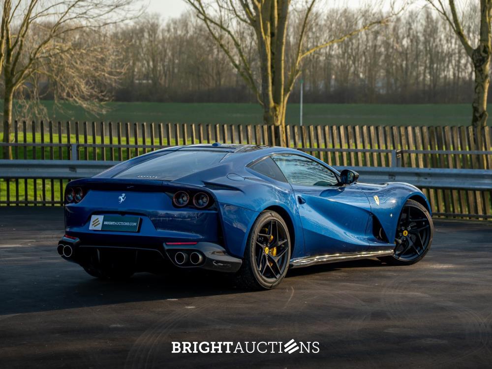 Ferrari 812 Superfast 6.5 V12 HELE -CARBON- 796pk 2020