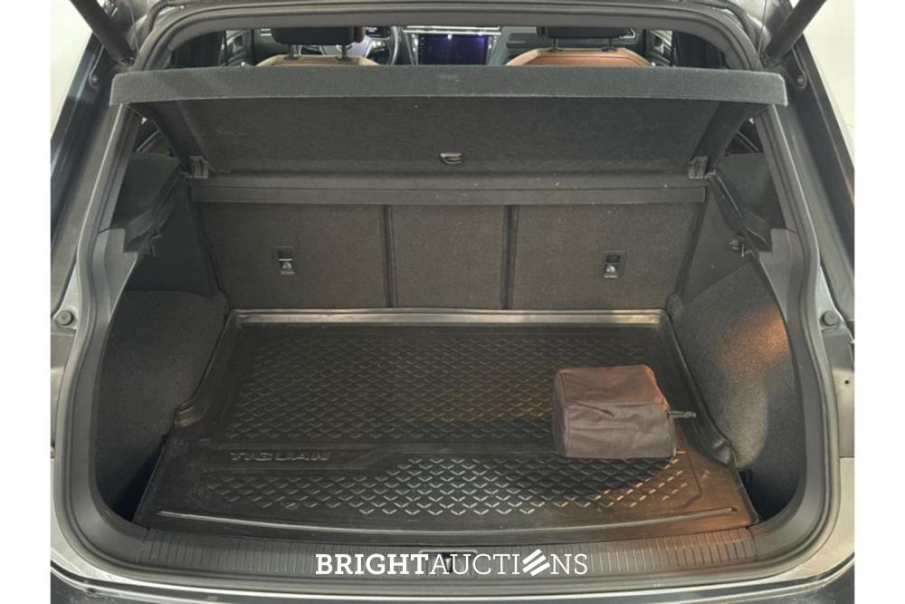 Volkswagen Tiguan ACT Highline Business R 1.5 TSI 150pk 2020 (Origineel-NL), H-070-NT