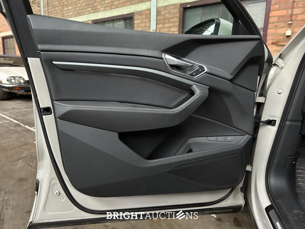 Audi e-tron 55 quattro Business edition Plus 95 kWh 408pk 2020 (Origineel-NL+1e eigenaar), K-706-KJ