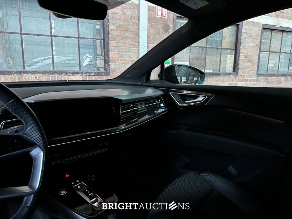 Audi Q4 e-tron 50 quattro Launch edition S Competition 77 kWh 299pk 2022 (Origineel-NL+1e eigenaar), P-122-GB 