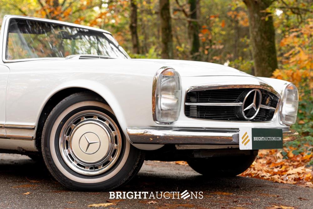 Mercedes-Benz 280 SL Pagode – Handgeschakeld – EU-uitvoering – 2.8 liter zes-in-lijn. 