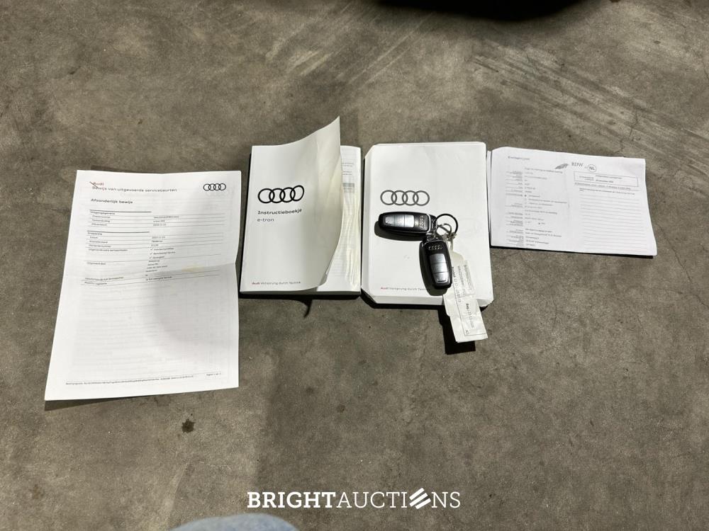 Audi e-tron 55 quattro edition 95 kWh 408hp 2020 (Original-NL+1. Besitzer), K-077-BL