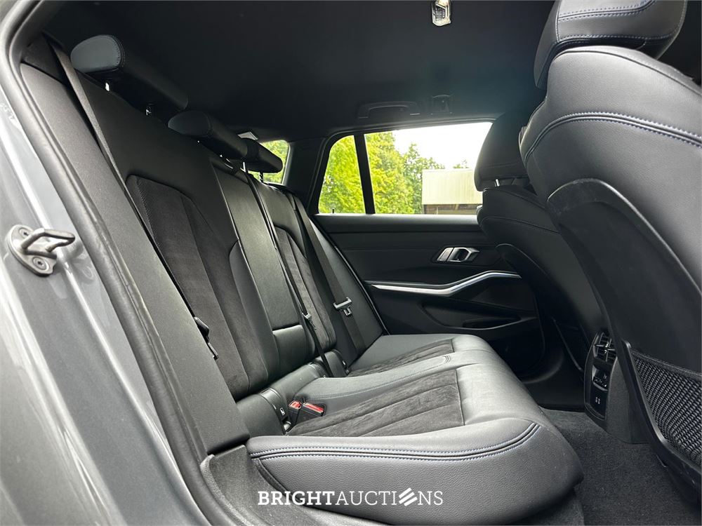 BMW 320d Touring M Soprt 190pk 2023 3-serie (Origineel-NL + 1e eigenaar), T-274-GG