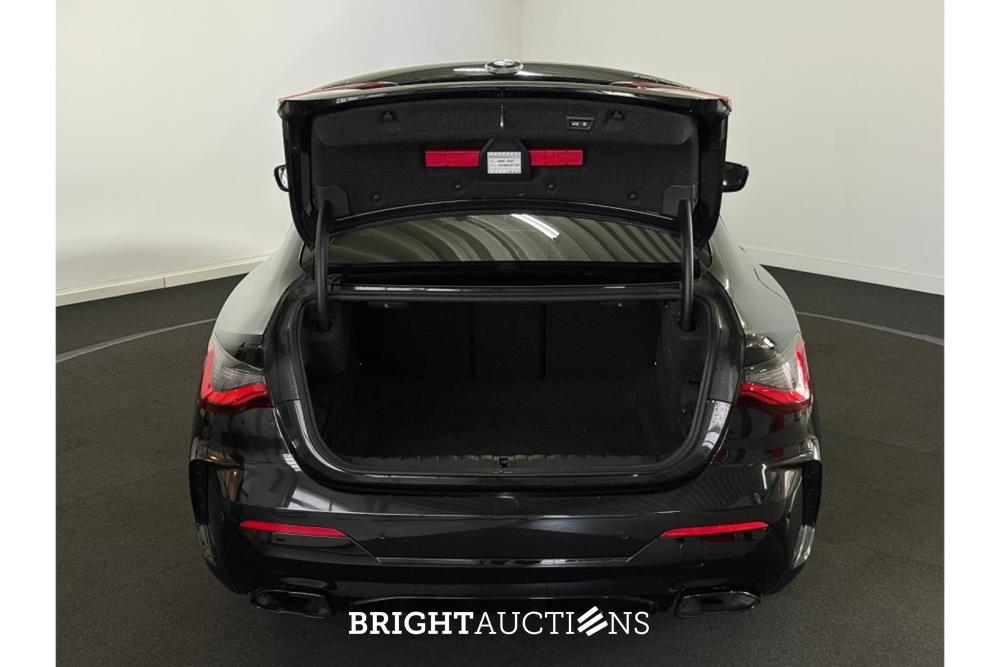 BMW M4 High Executive xDrive 374pk 2020 (Origineel-NL), J-656-VG