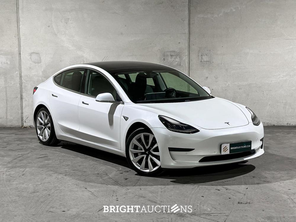 Tesla Model 3 Standard RWD Plus 60 kWh 238pk 2020 (Origineel-NL), J-064-LB