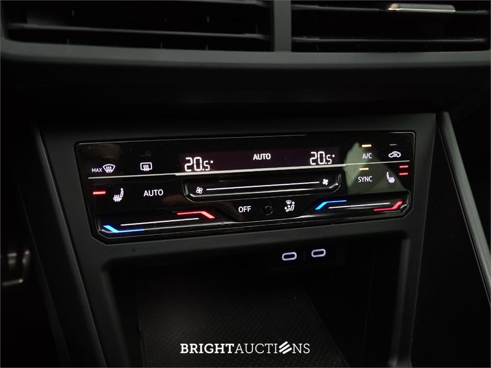 Volkswagen Taigo R-Line Business 1.0 TSI 110pk 2022, X-928-KN