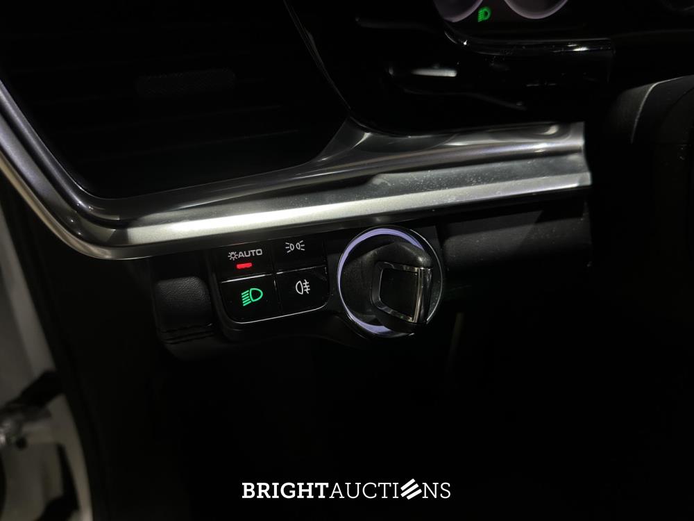 Porsche Panamera Sport Turismo  4 E-Hybrid 2.9 V6 462pk 2018, L-703-KR