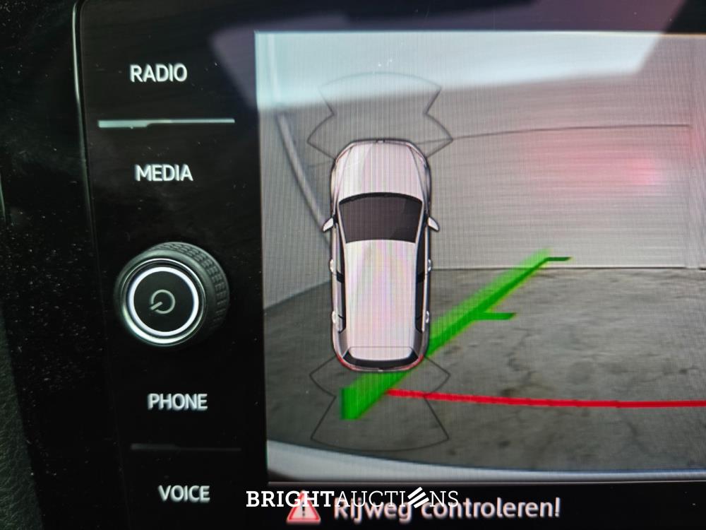 Volkswagen Golf GTI Performance 2.0 TSI 245pk 2017, L-416-LR