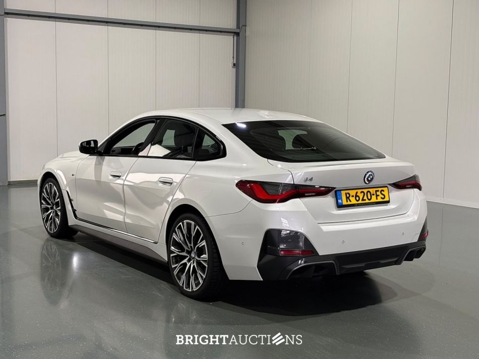 BMW i4 eDrive40 High Executive M-pakket 84 kWh 340pk 2022 (Origineel-NL), R-620-FS