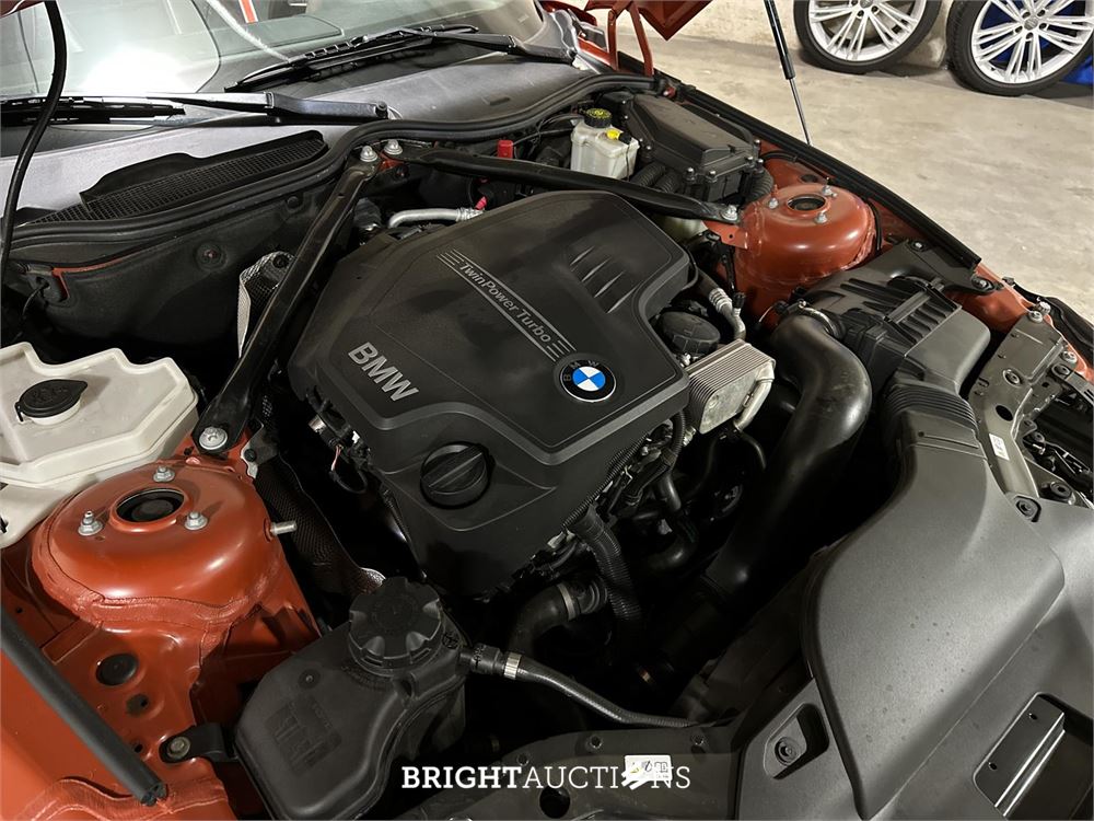 BMW Z4 Roadster sDrive18i Executive Design Pure Traction Uitvoering 156pk 2014 (Origineel-NL), 3-TRK-41 -67.534KM-
