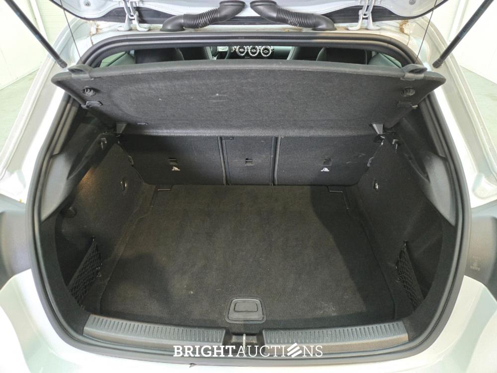 Mercedes-Benz A200 Premium Plus 163pk 2019 A-klasse, R-076-GG