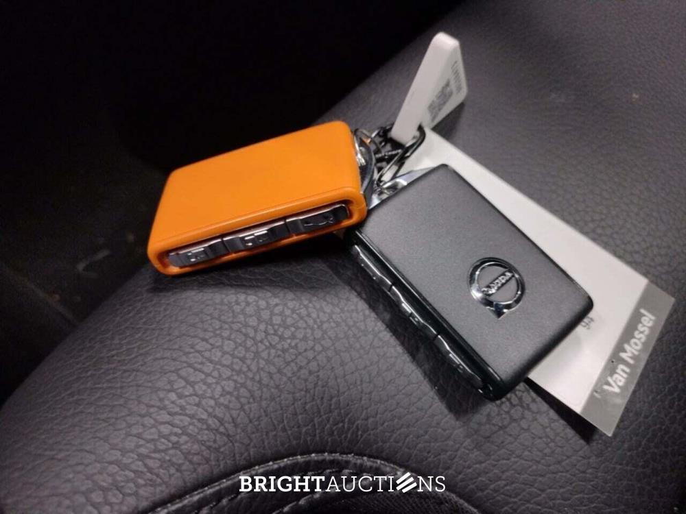 Volvo XC60 T6 PHEV Ultimate Dark 2.0 AWD 253pk 2023